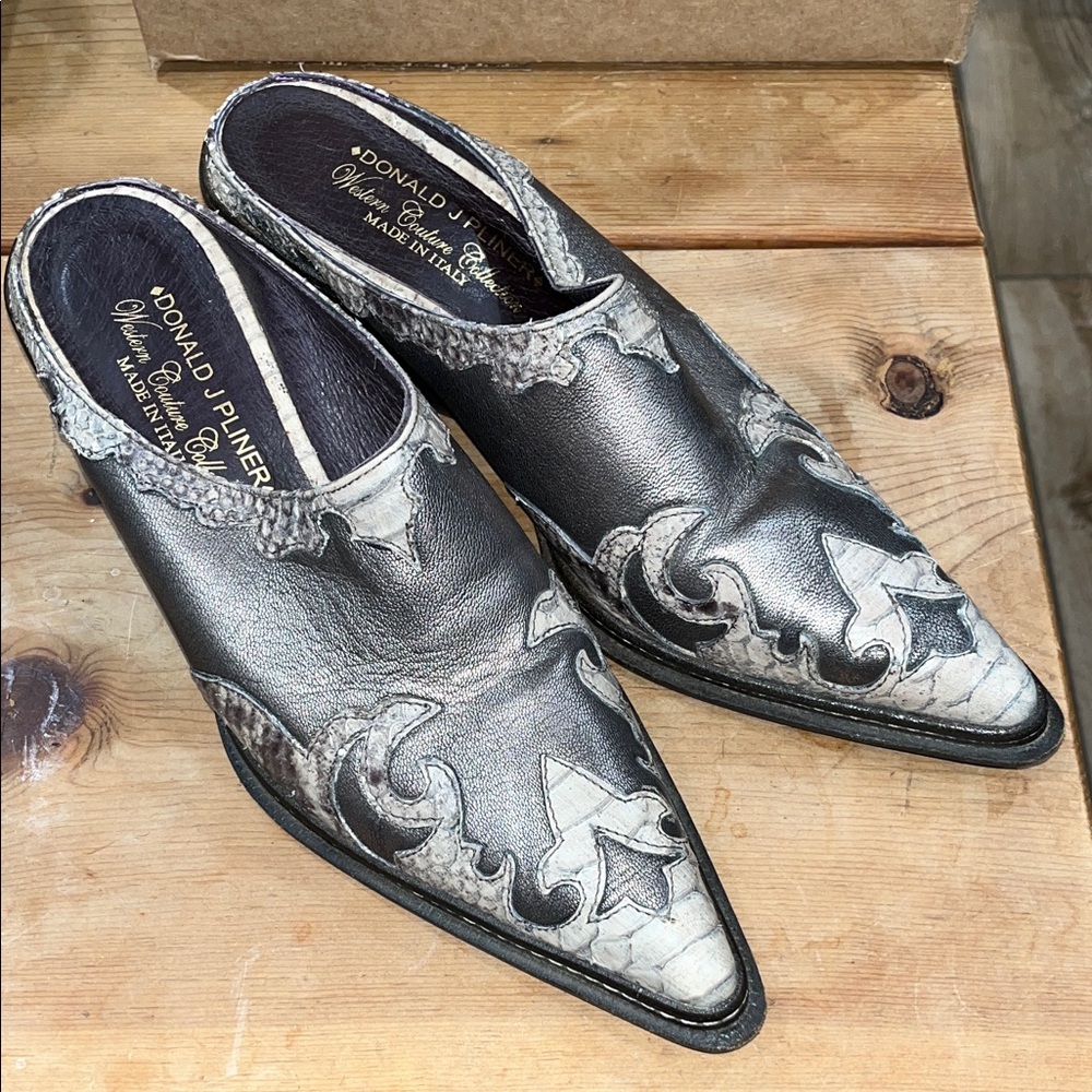 Donald J. Pliner Women's Black and Silver (pewter) Embossed Mules